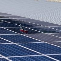 Lavaggio di un impianto fotovoltaico su tetto